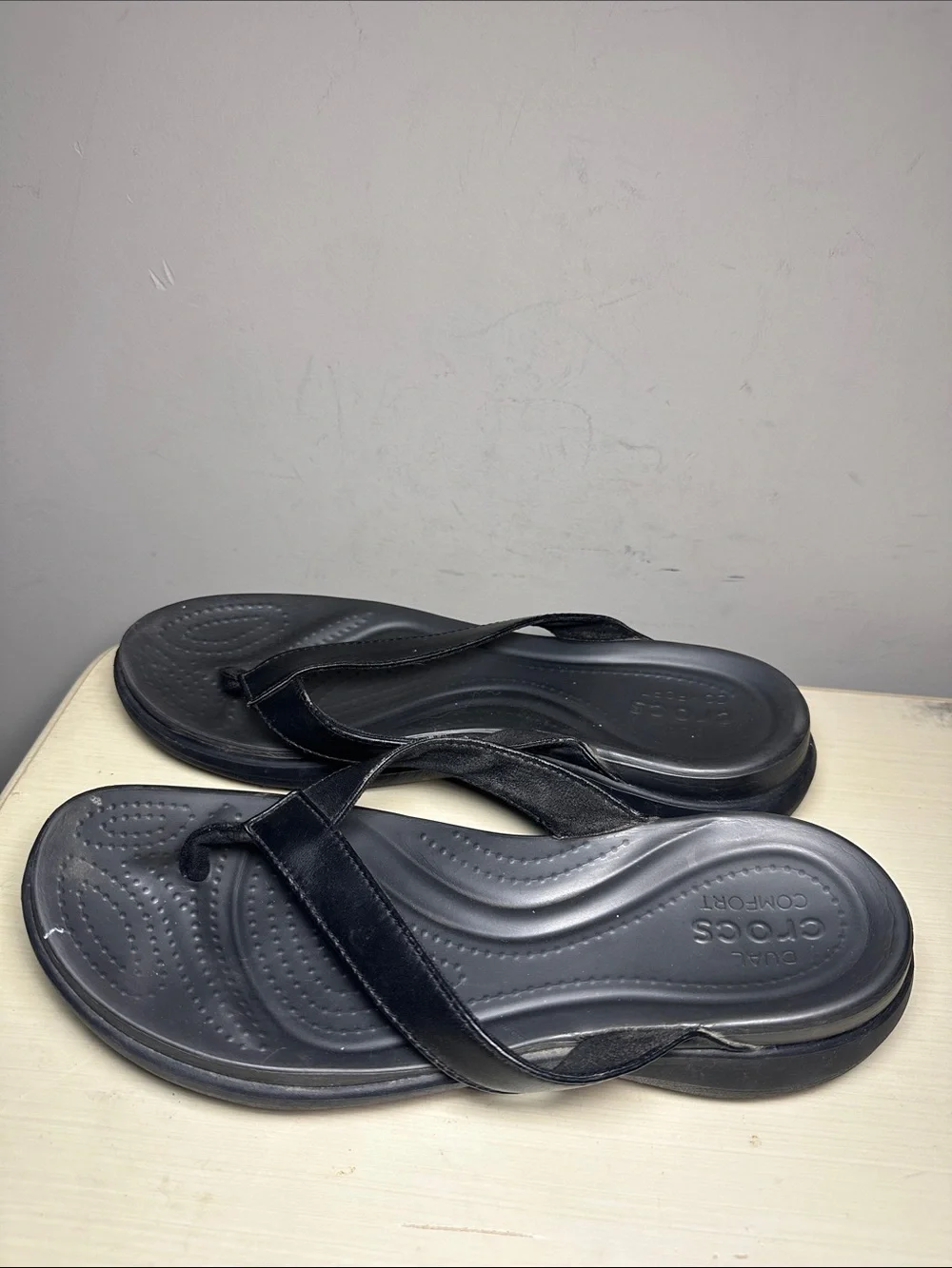 CROCS Black Comfort capri V Flip Flops